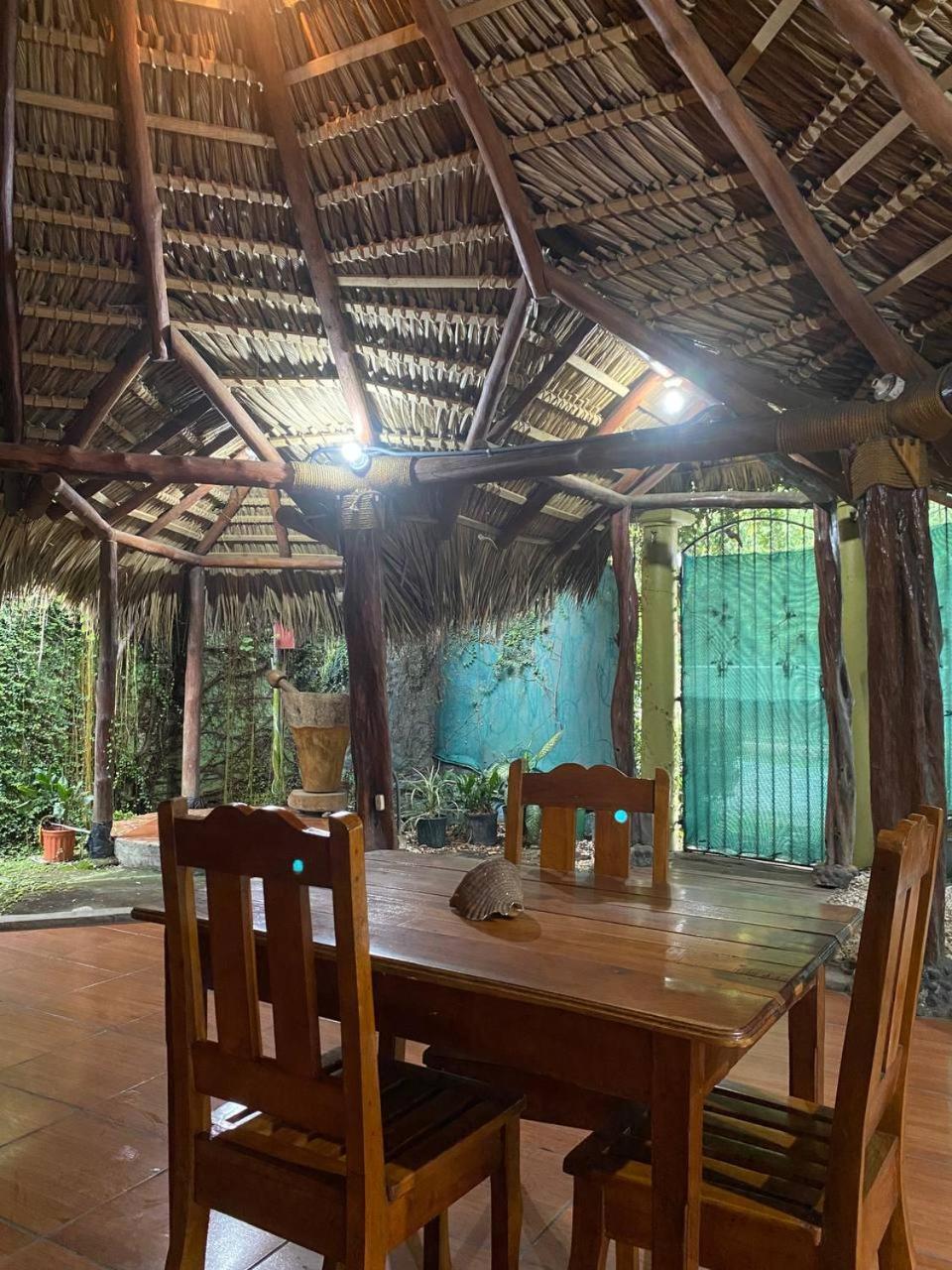 Mauras Tropical Mini Hostel & Tours Paquera Eksteriør billede